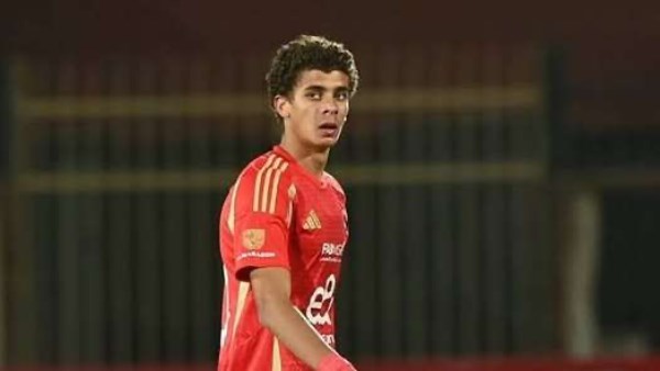 إعارة وأحقية الشراء.. حمزة عبدالكريم لاعب الأهلي يوقع رسميًا عقود انتقاله إلى برشلونة